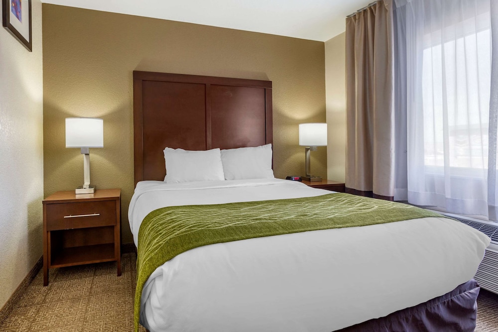 Comfort Inn & Suites Alameda At Albuquerque Balloon Fiesta Park 7/30