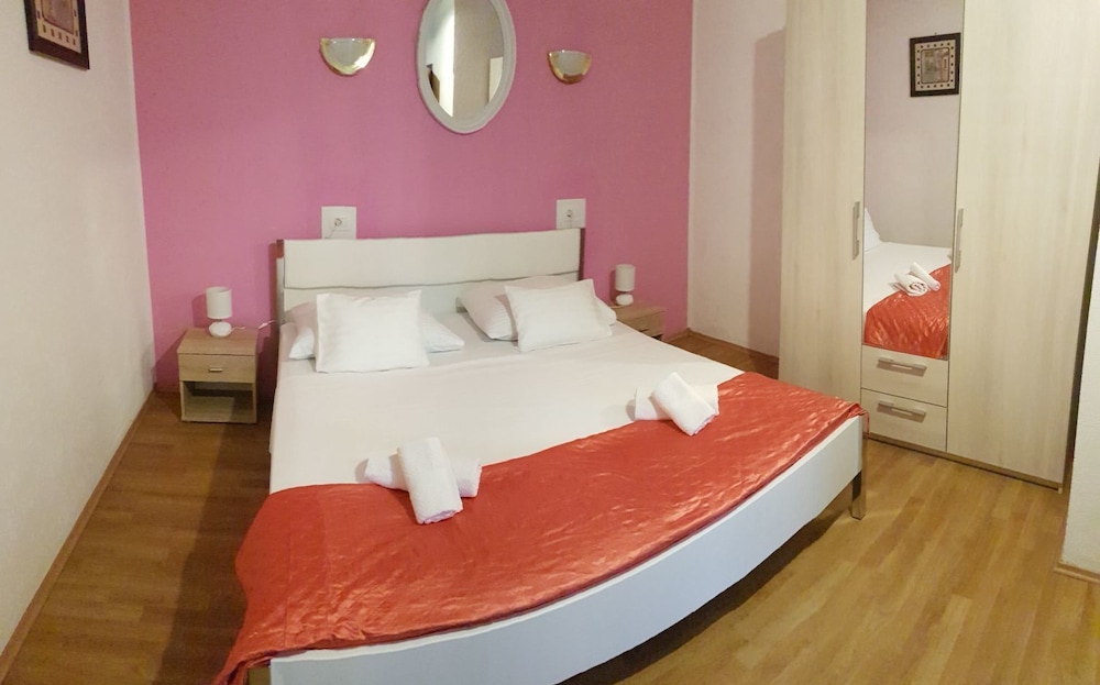 Villa Angela 38/80
