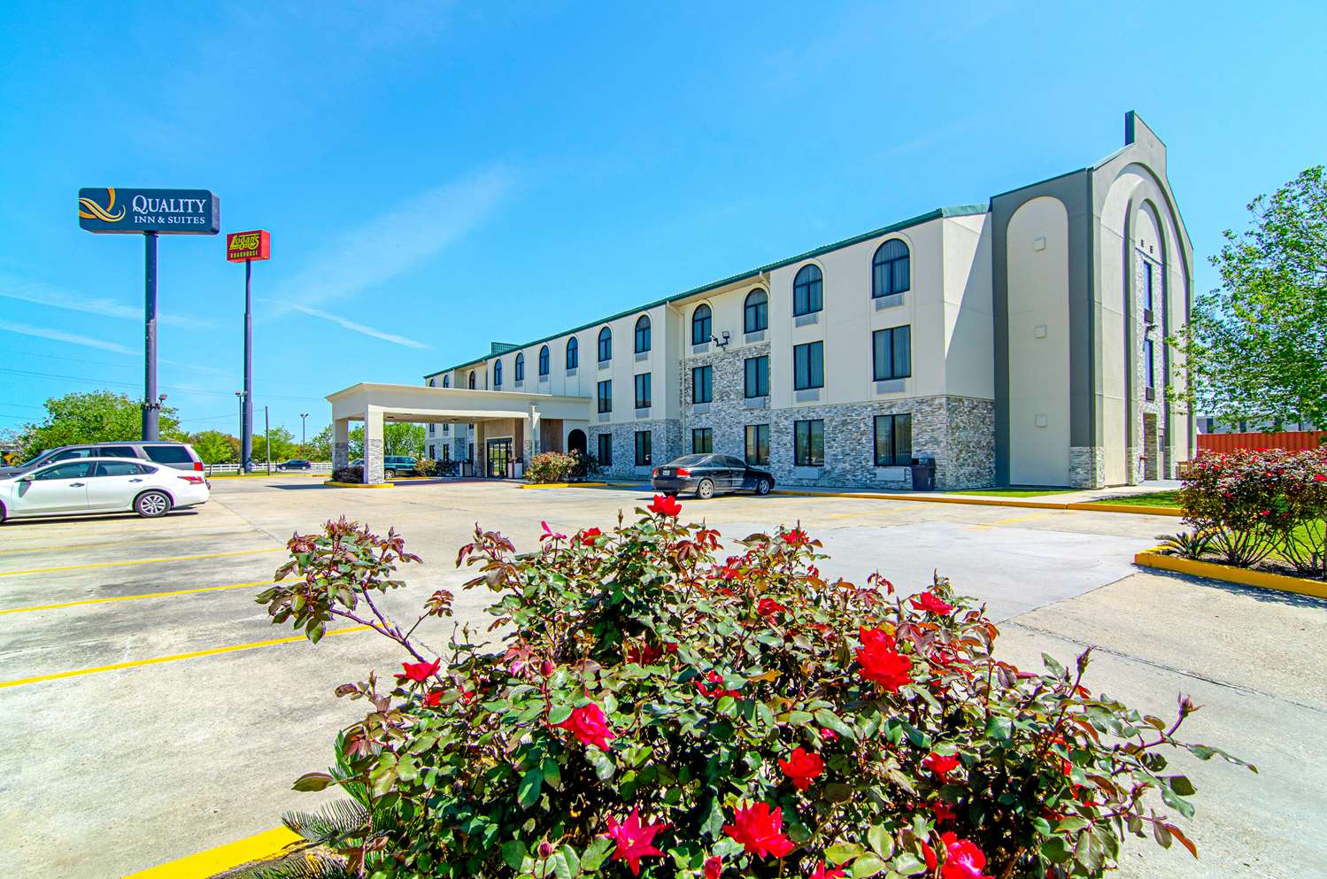 Quality Inn and Suites Near Tanger Outlet Mall 3/22