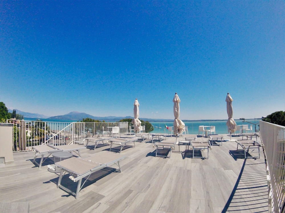 Hotel Ca' Serena 39/50
