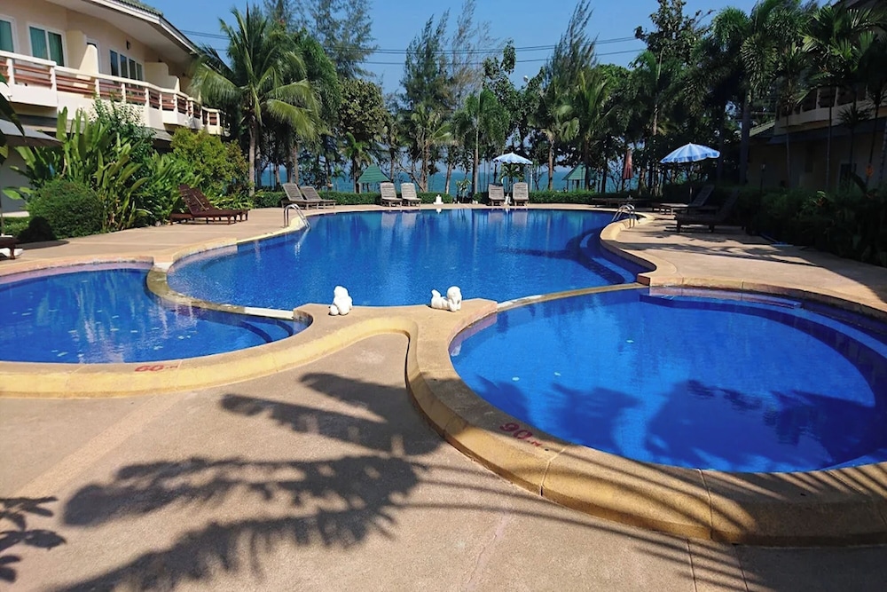 Bacchus Home Resort 47/77
