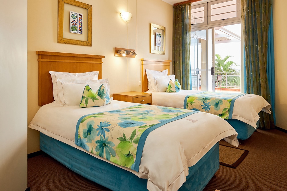 2 Bedrooms, Apartment, Queen and Twin Beds, Sea View