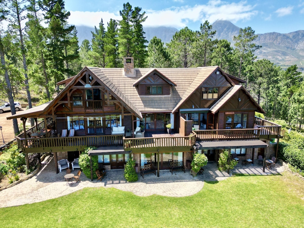 Lalapanzi Lodge 2/50