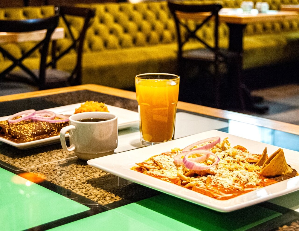 Ikonik Hotel Puebla 59/71