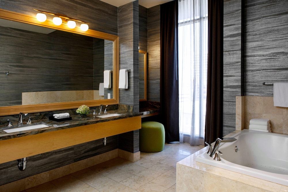 Renaissance Reno Downtown Hotel 49/50