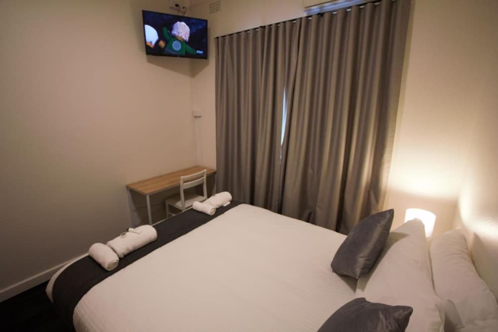 Sydney Junction Hotel 13/30