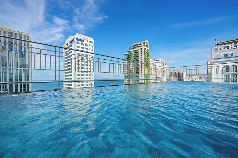 Monalisa Luxury Hotel 39/42