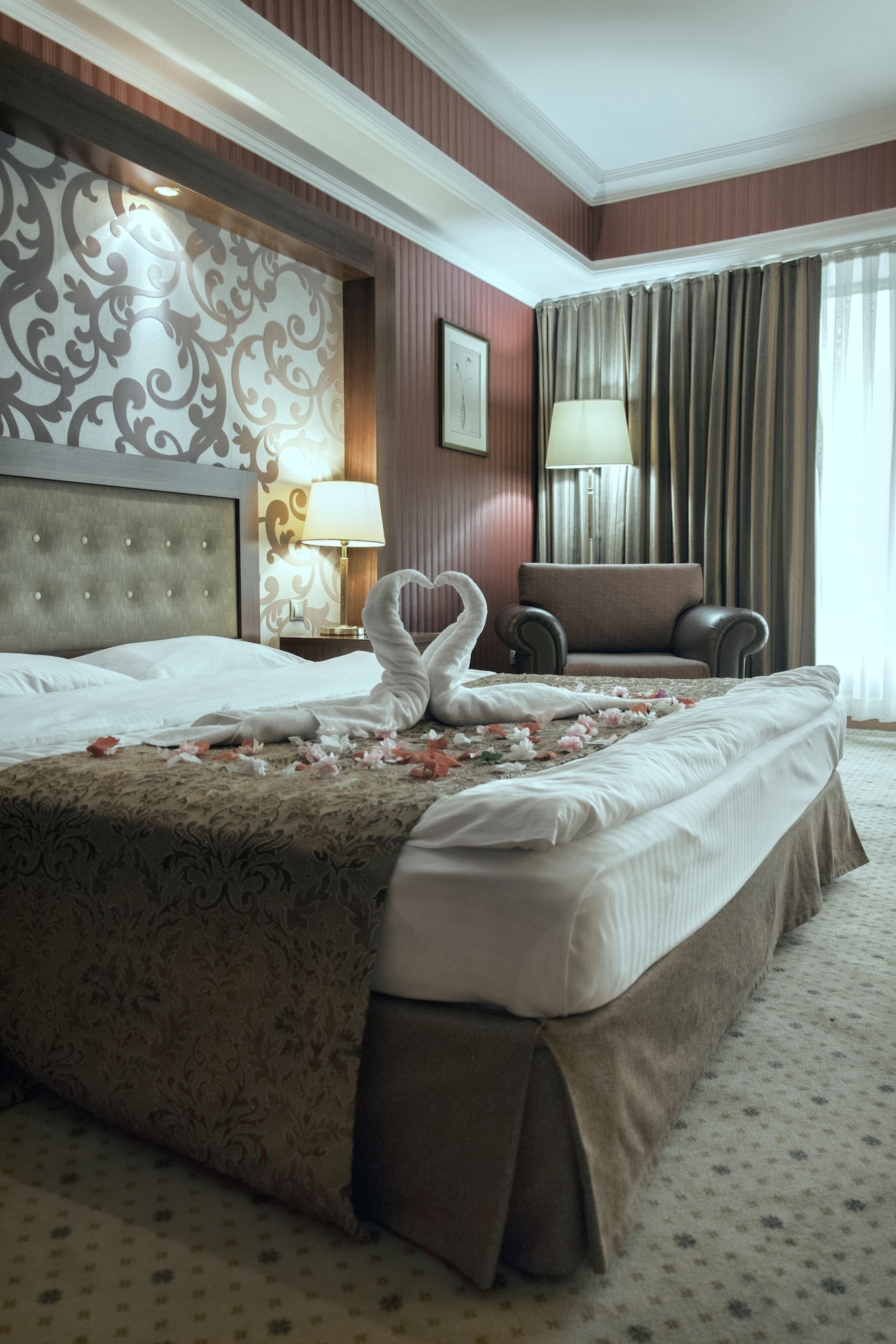 غرفة قياسية بسرير كينج بإطلالة على المدينة، Diplomat Hotel Business Center 5/8