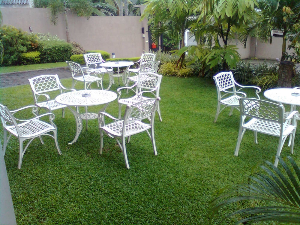 Grand 7 Hotel Thalawathugoda (ex Seven Eleven Hotel) 39/43