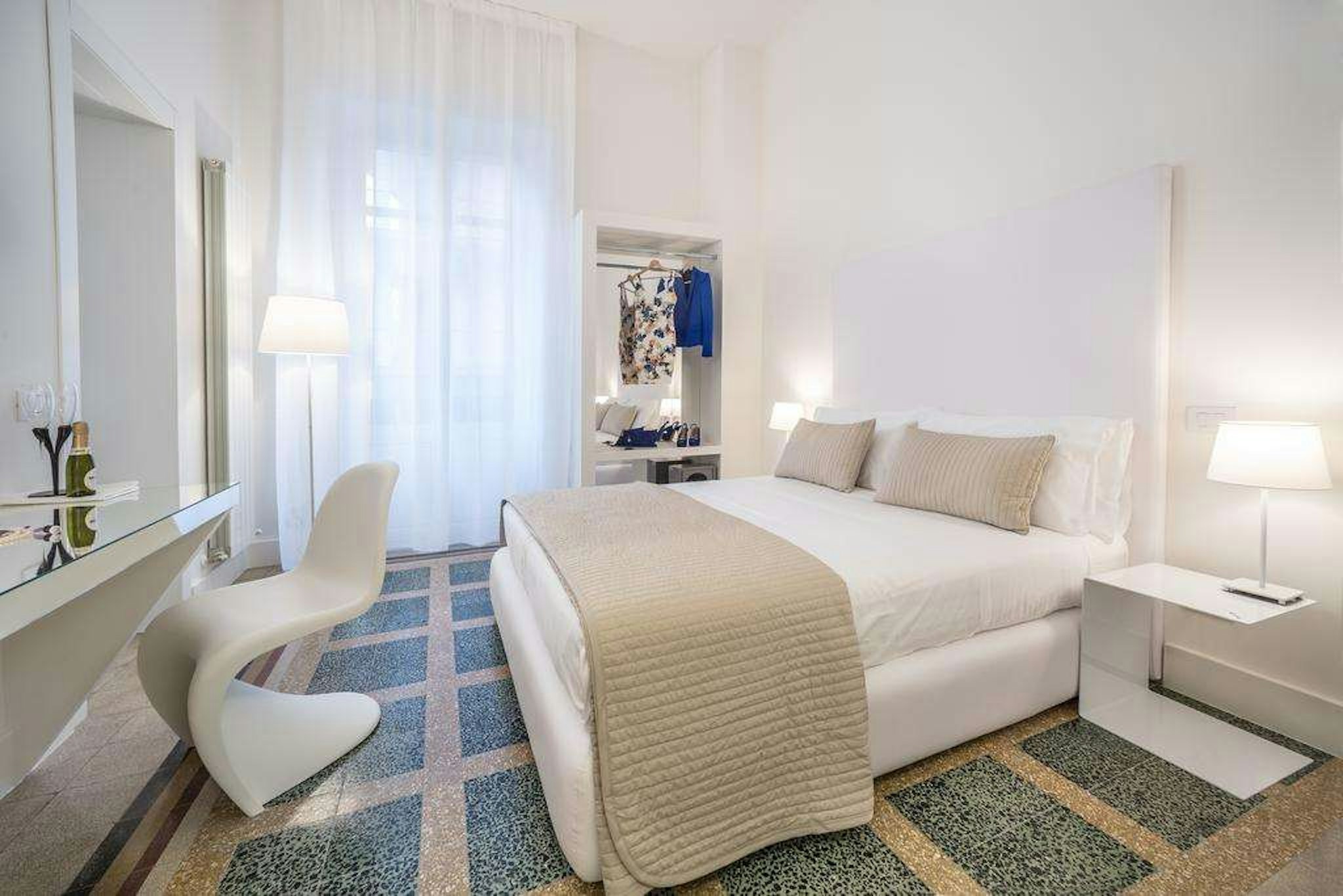 Home Boutique Luxury & Design 8/37