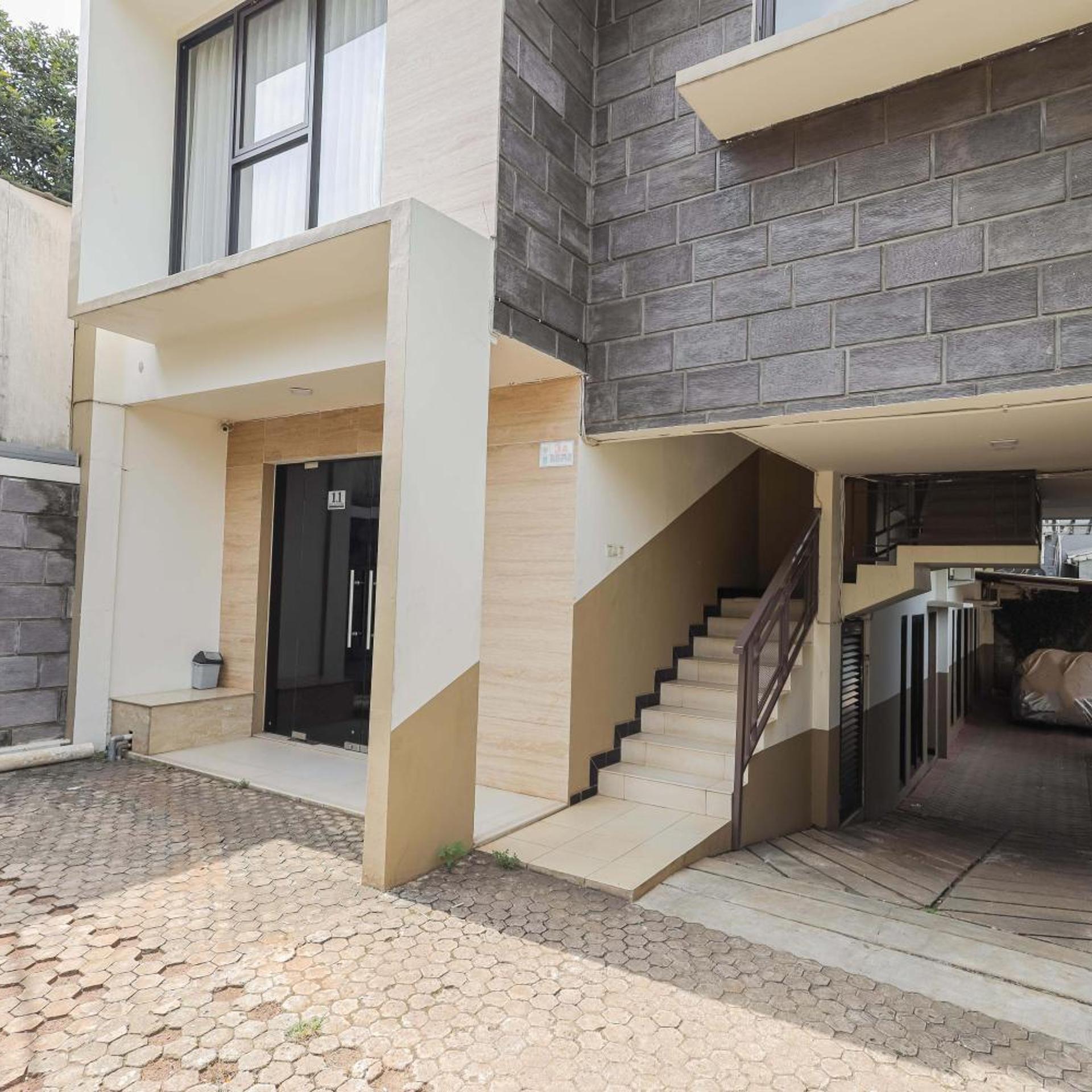 RedDoorz Syariah near Green Park Jatiwarna 42/50