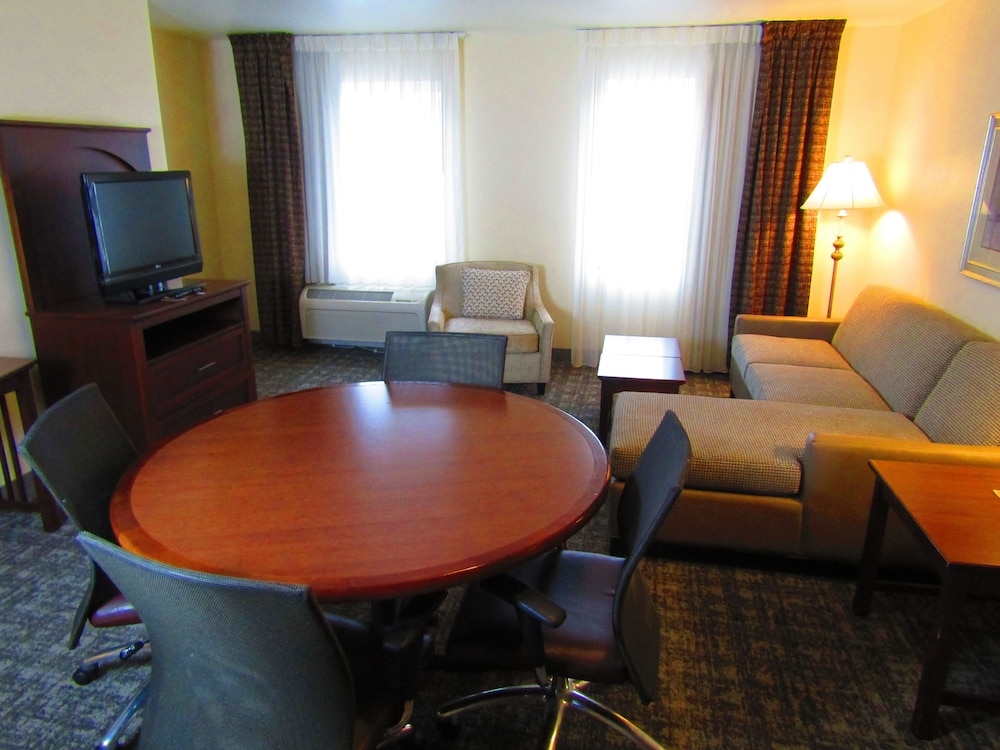 STAYBRIDGE SUITES ROCHESTER - UNIVERSITY 64/78