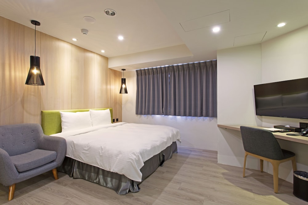 Green Hotel - West District 23/64