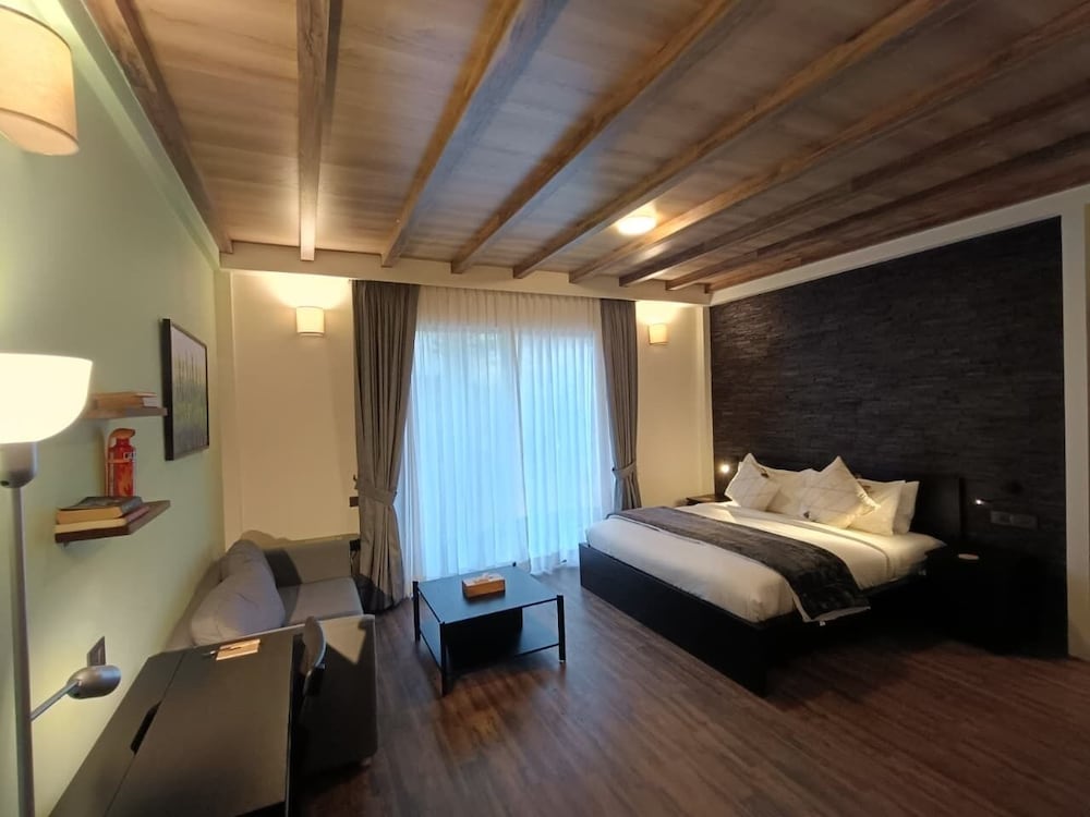 Hotel Eagles Nest 7/41