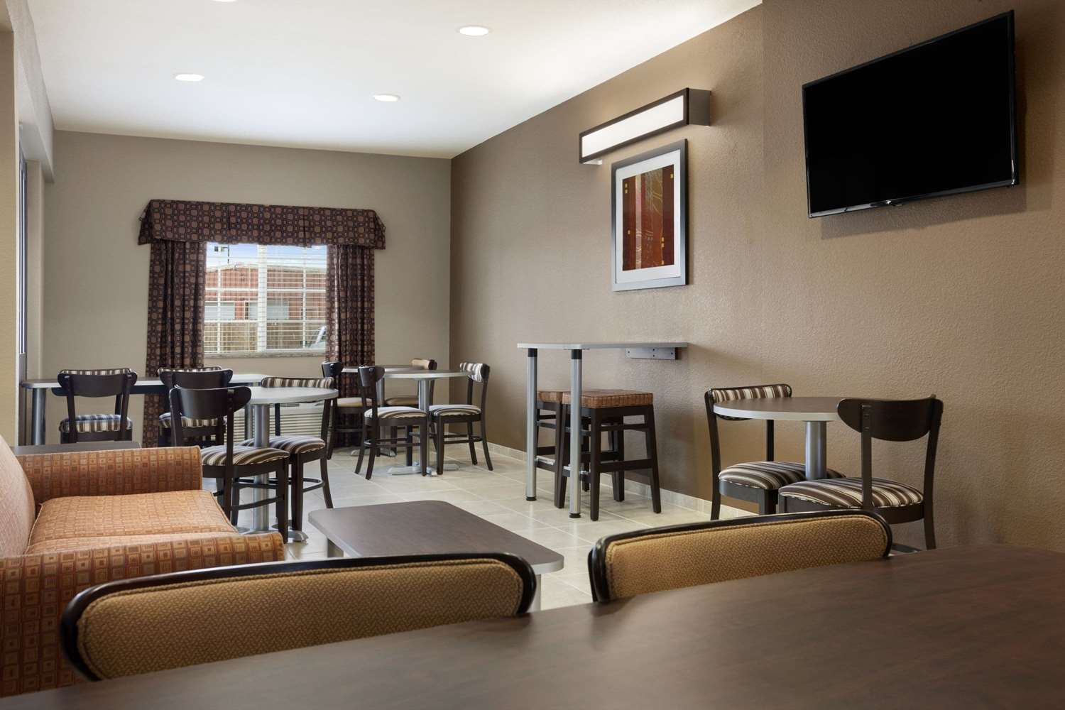 Microtel Inn Suites By Wyndham Kenedy 6/10