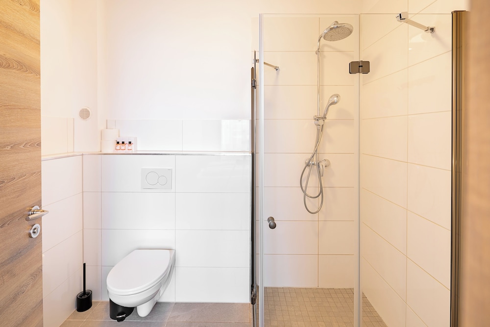 C and N Hotel an der Messe Munchen 46/50