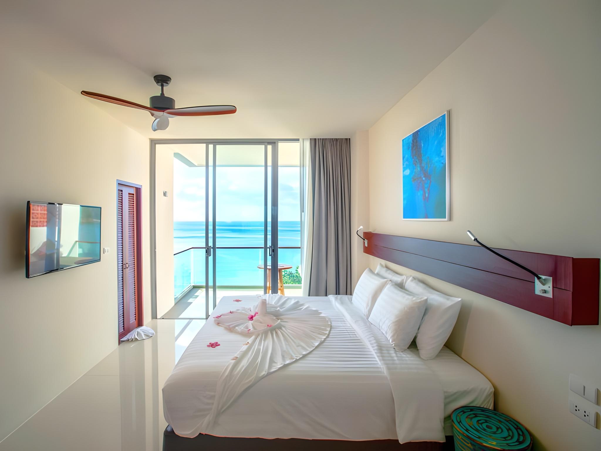 Superior, King Bed, Ocean Front