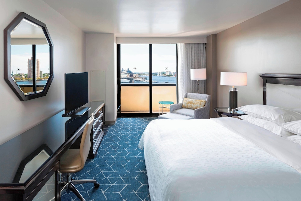 Deluxe, King Bed, Harbour View, Accessible
