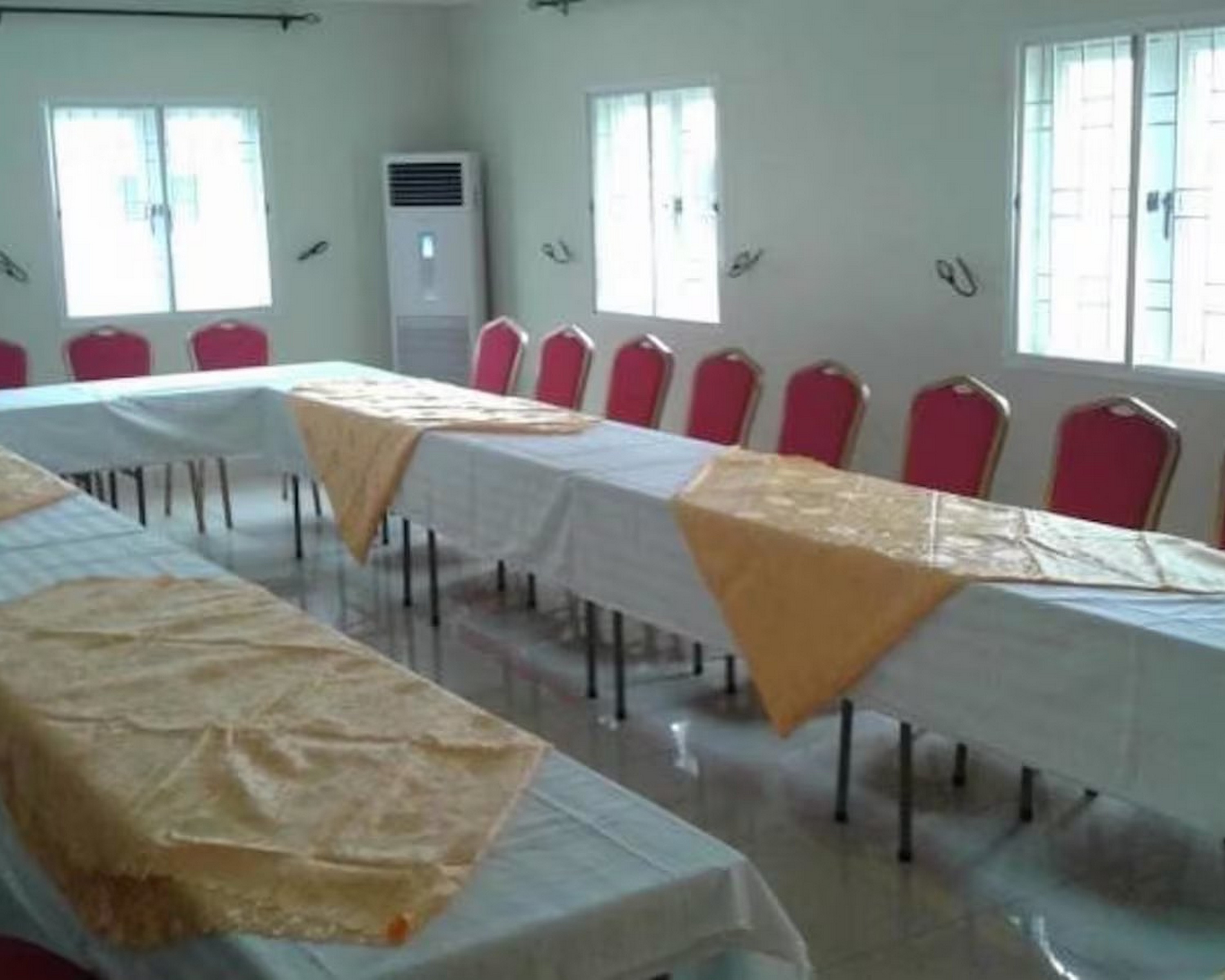 Newcastle Hotel Lekki 25/29