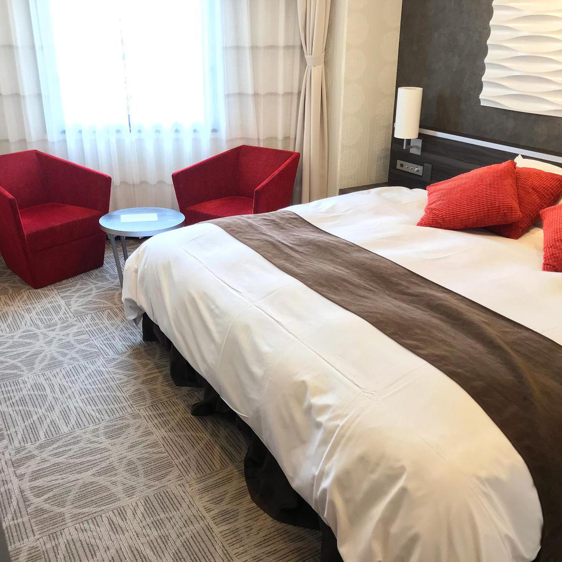 ROOM, DOUBLE BED