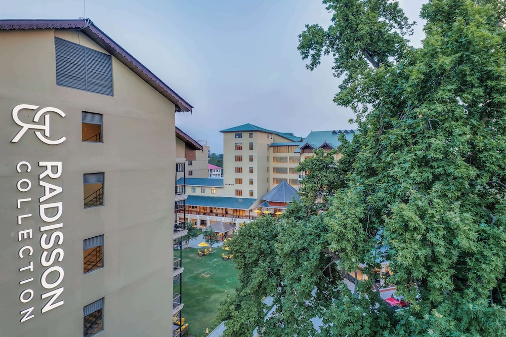 Radisson Collection Hotel & Spa, Riverfront Srinagar 4/50