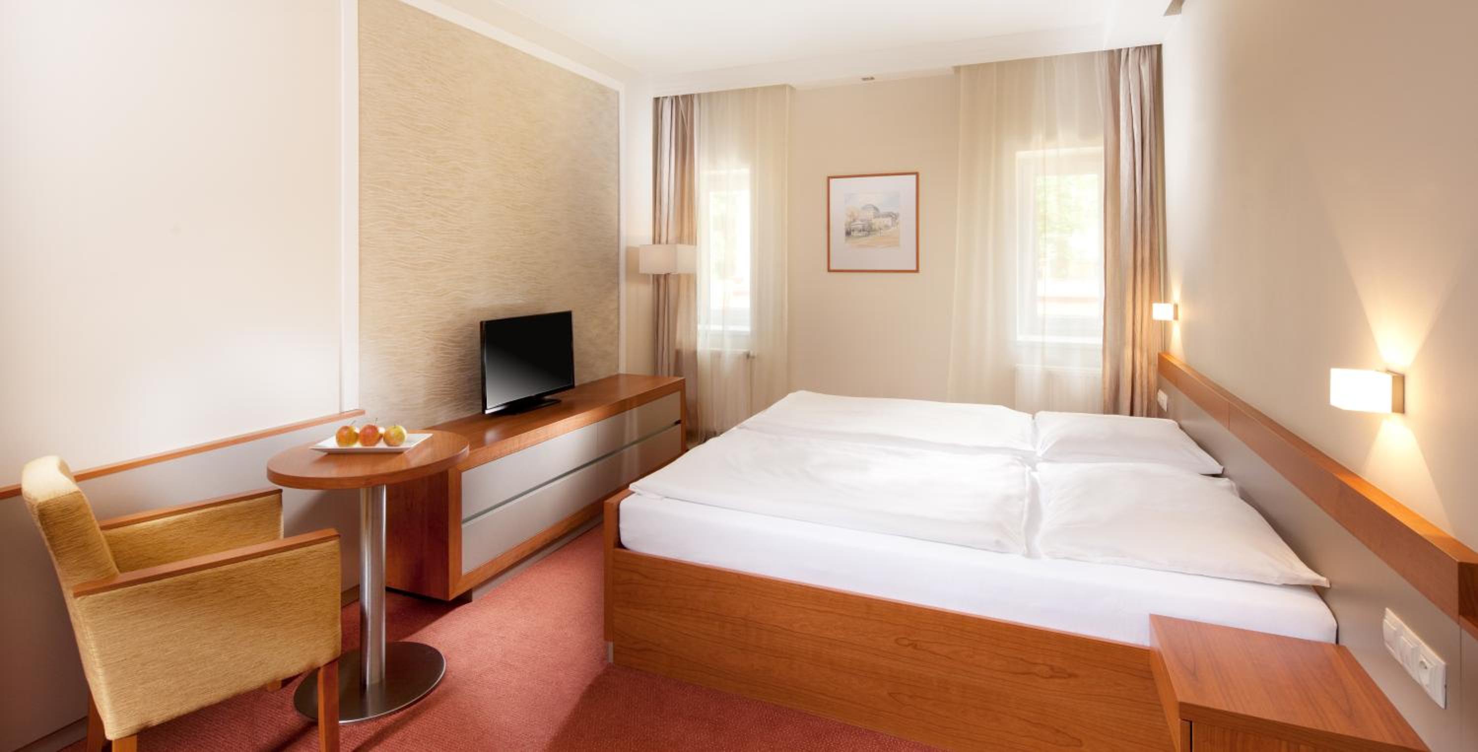 Room, Double or Twin Bed