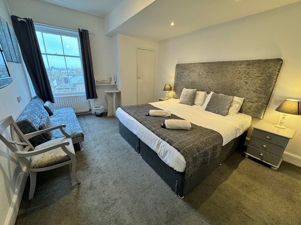 Hotel Mon Ami 24/72