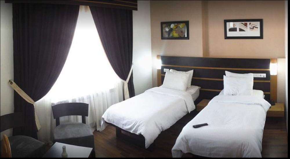 CLEAN HOTEL 15/62
