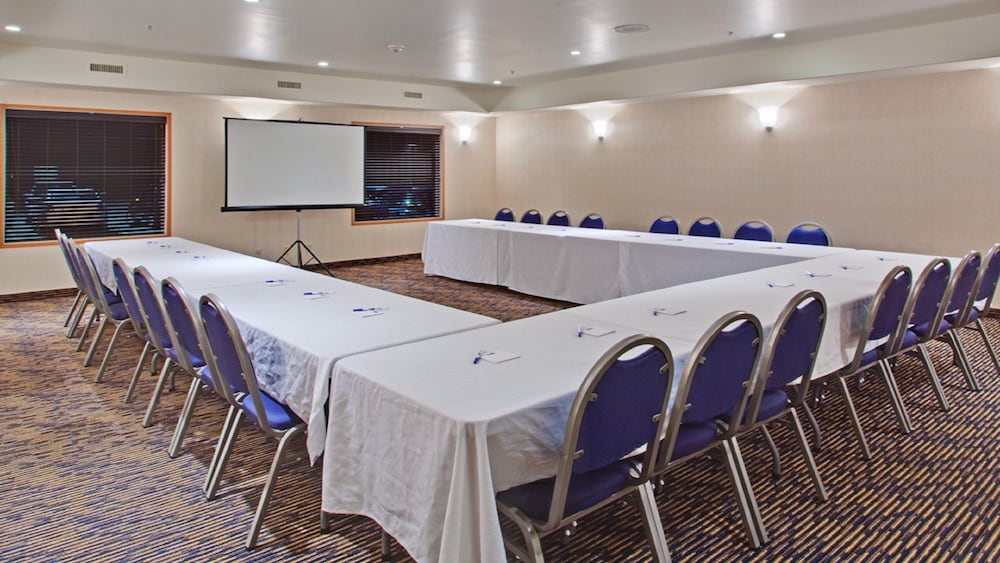 Holiday Inn Express Hotel Suites Swift Current 61/74