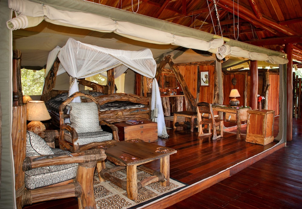 ROYAL MARA SAFARI LODGE 7/33