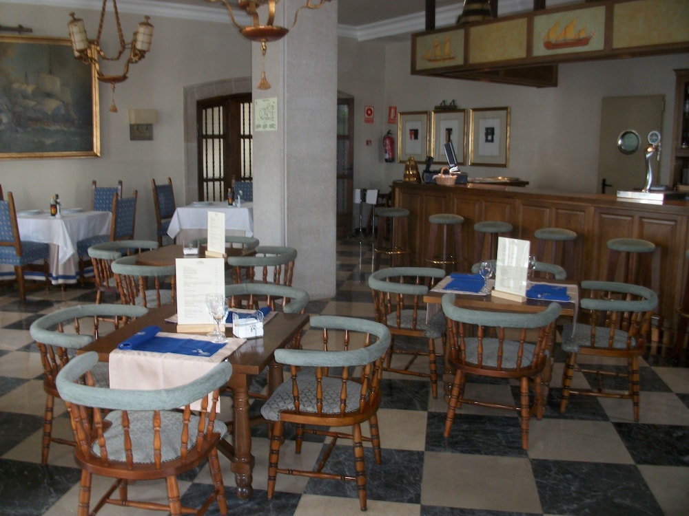 PARADOR DE FERROL 20/40