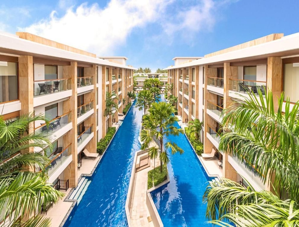 Henann Crystal Sands Resort 36/40