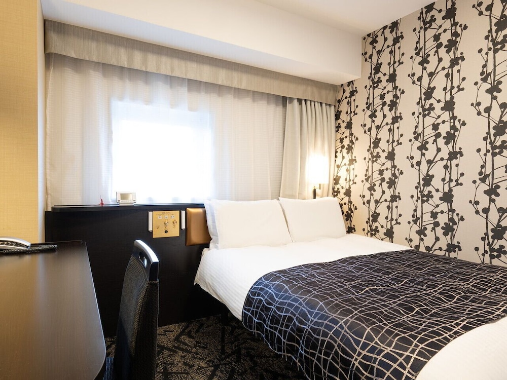 ROOM, DOUBLE BED