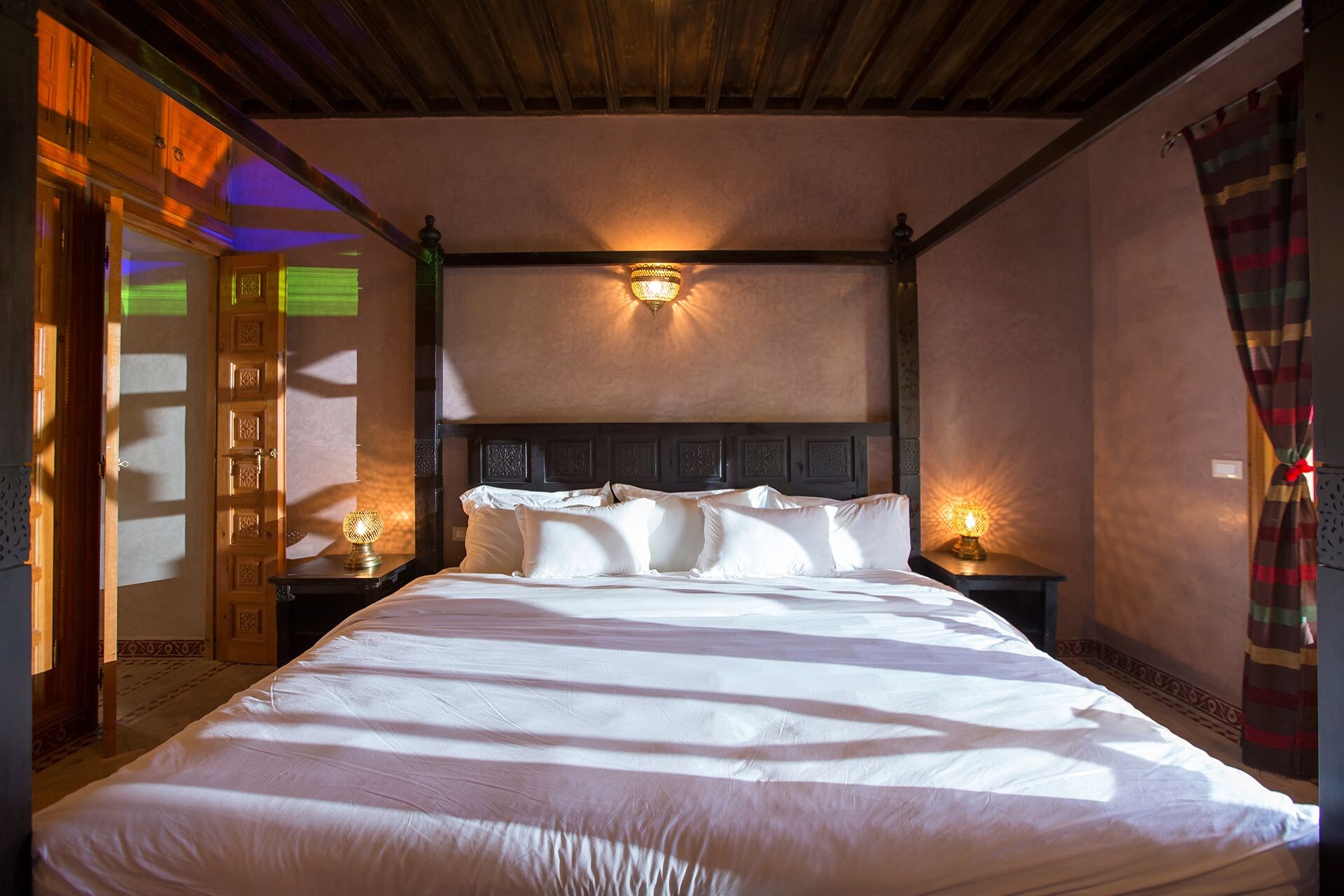 SUPERIOR, KING BED