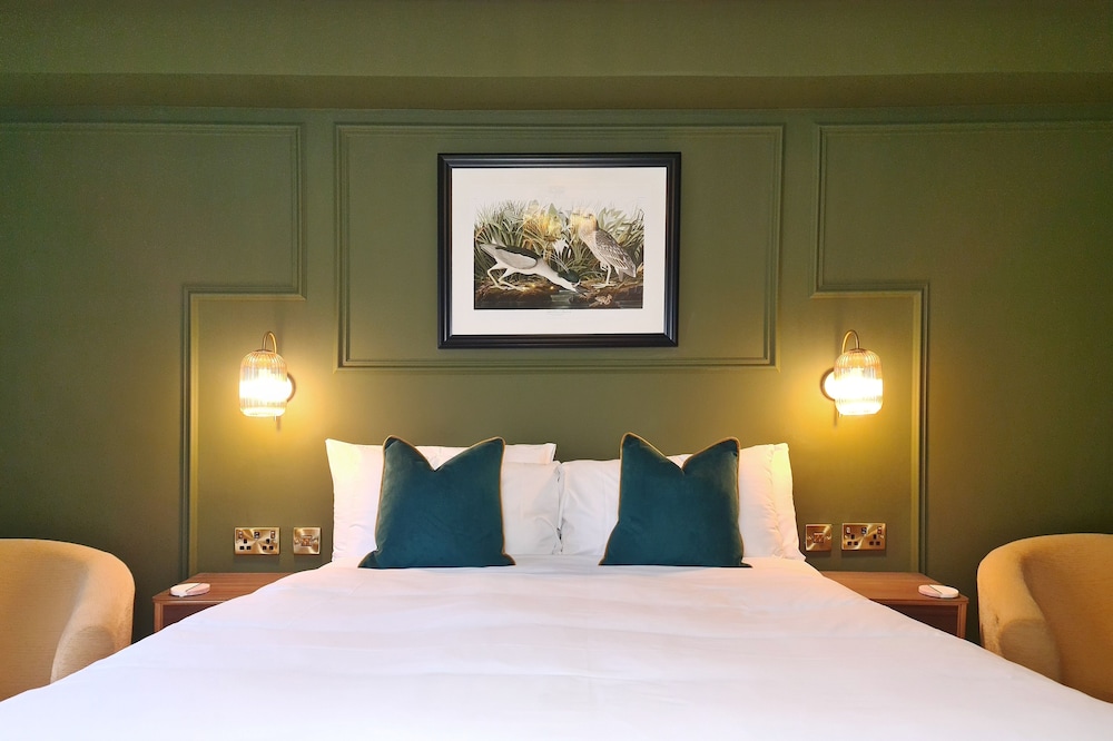The Alyth Hotel 20/50