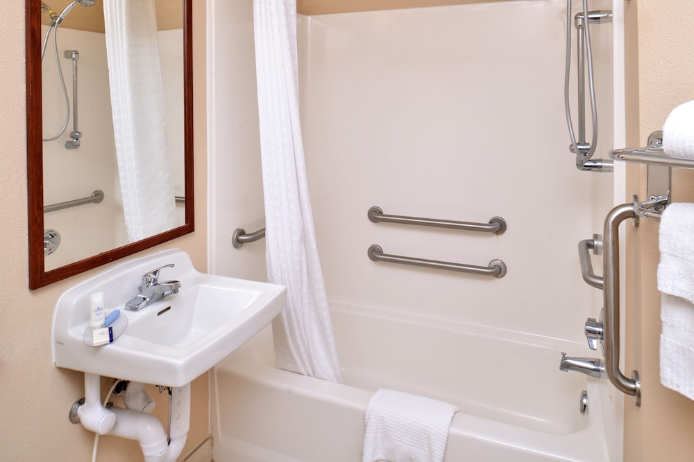 Candlewood Suites Lafayette- River Ranch 11/58