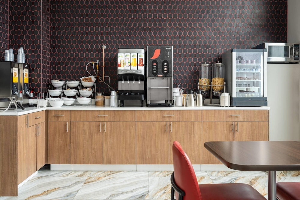 Ramada by Wyndham Brooklyn Near Flatbush 21/26