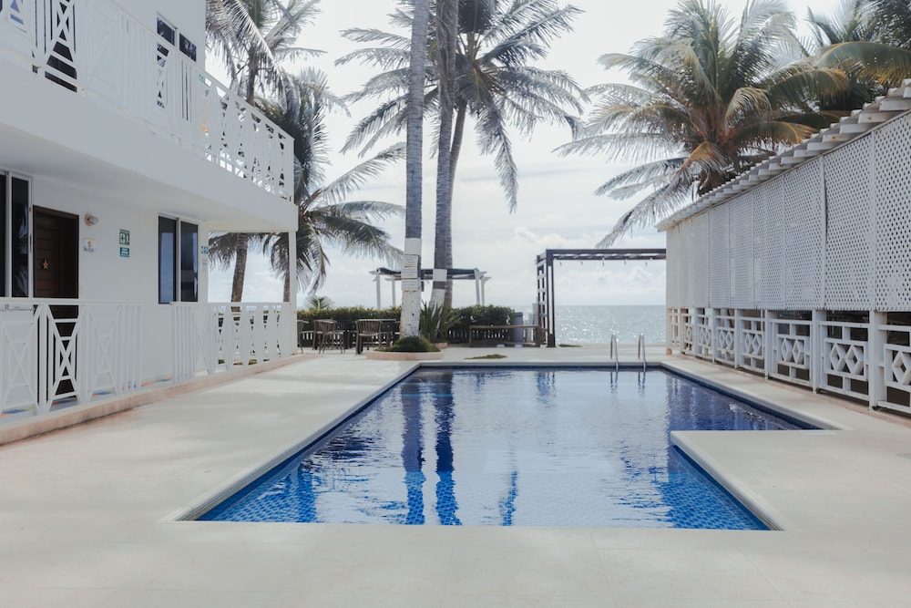 HOTEL SAN LUIS BEACH HOUSE 33/54