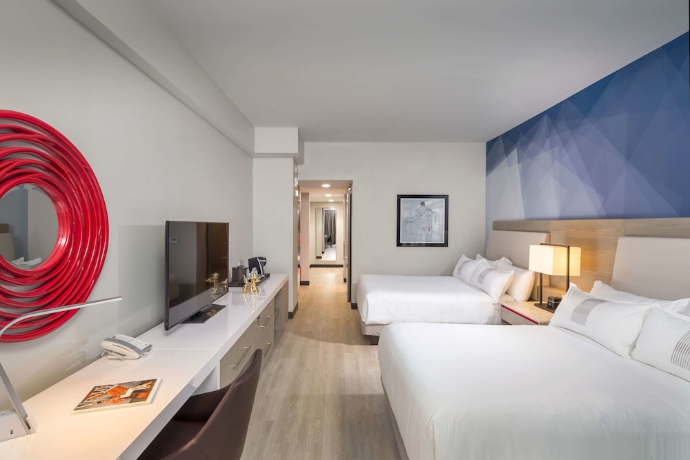 The Summit Hotel 15/62