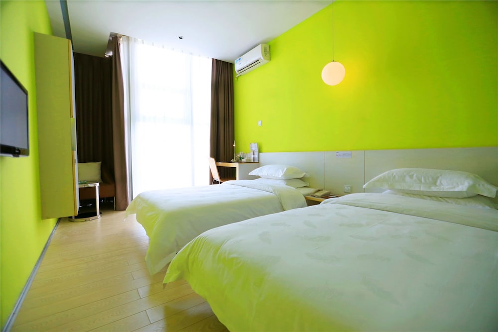 Colour Inn Shenzhen Dongmen Branch 14/66