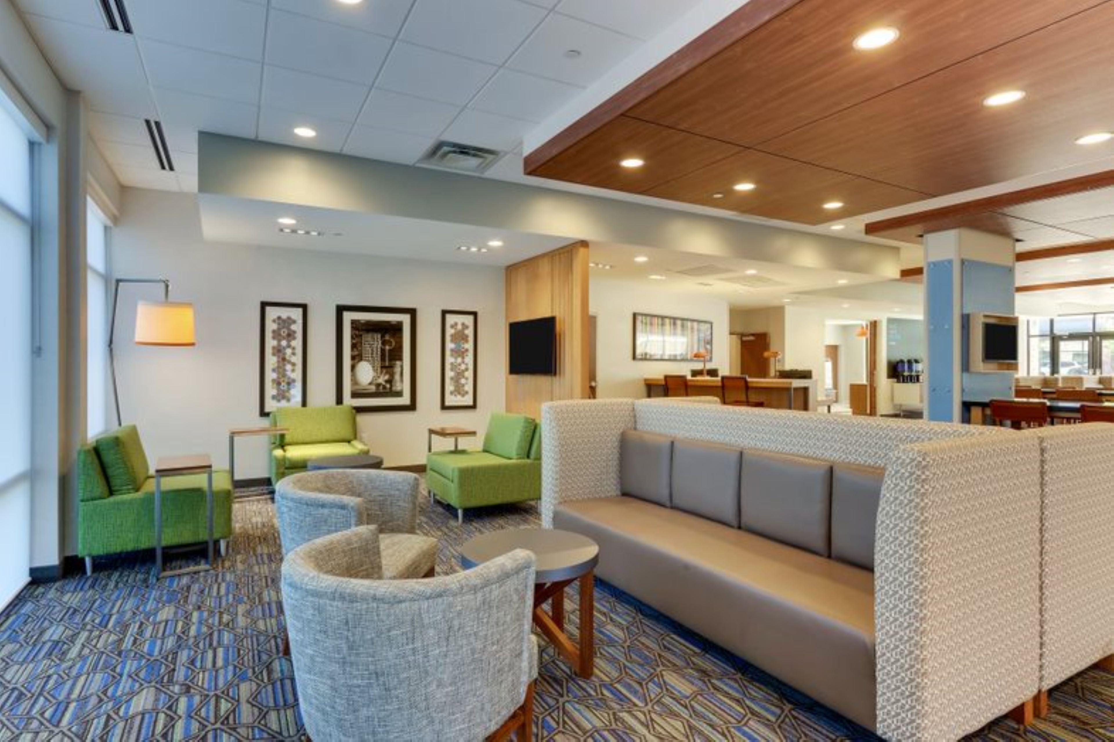HOLIDAY INN EXPRESS AND SUITES WINSTON SALEM SW CLEMMONS 35/50
