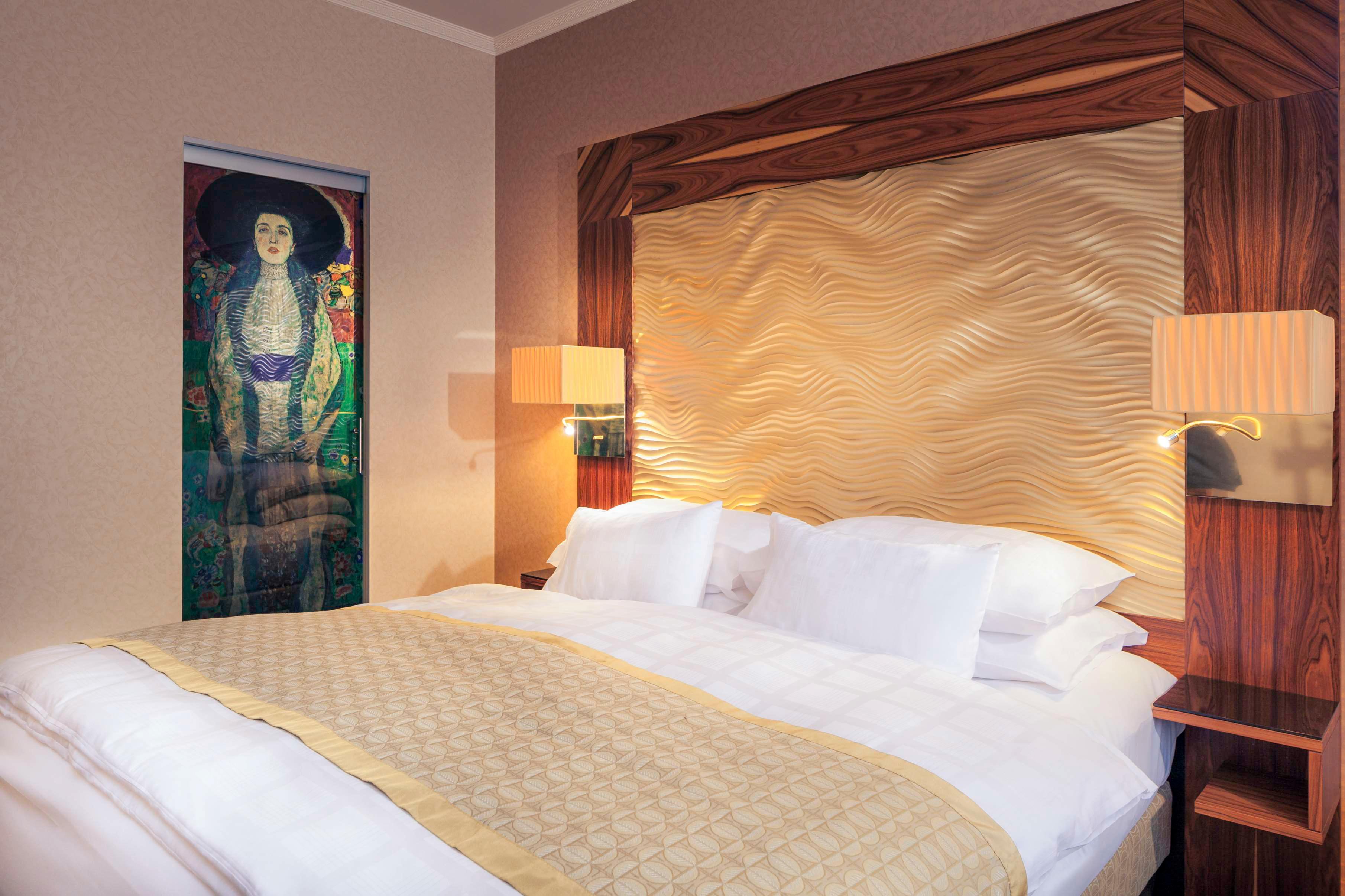 Deluxe, Double Bed