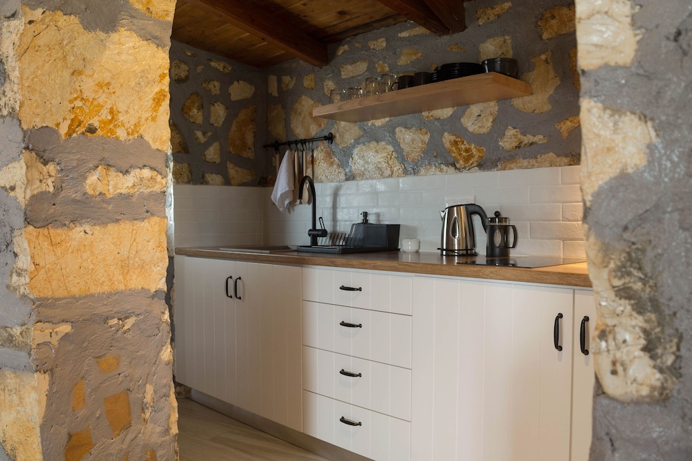 Kyma Suites 5/42