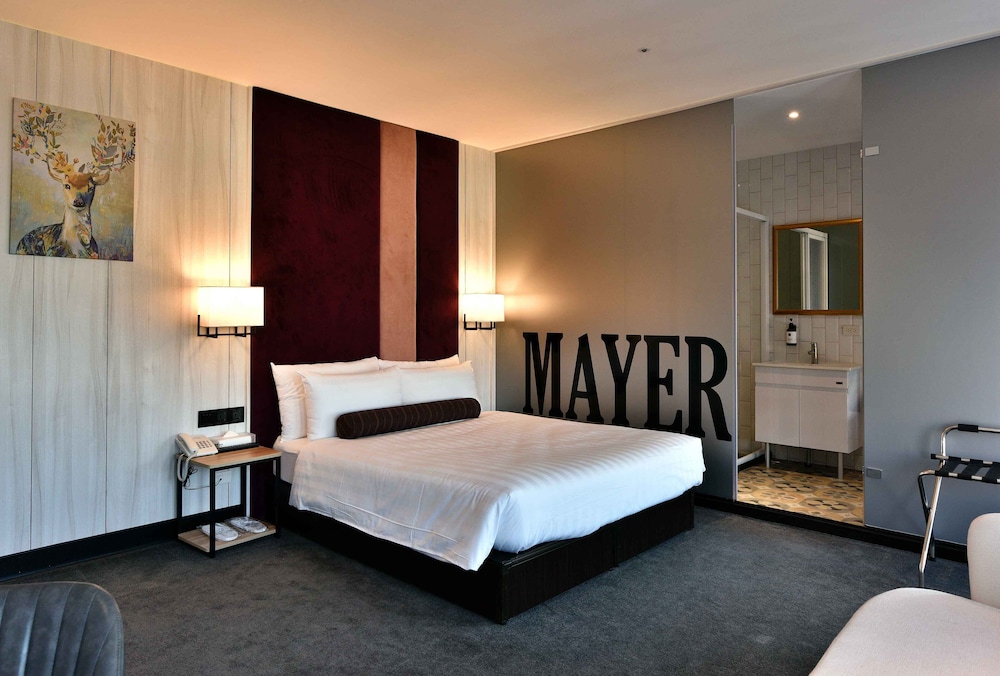 Mayer Inn 27/66