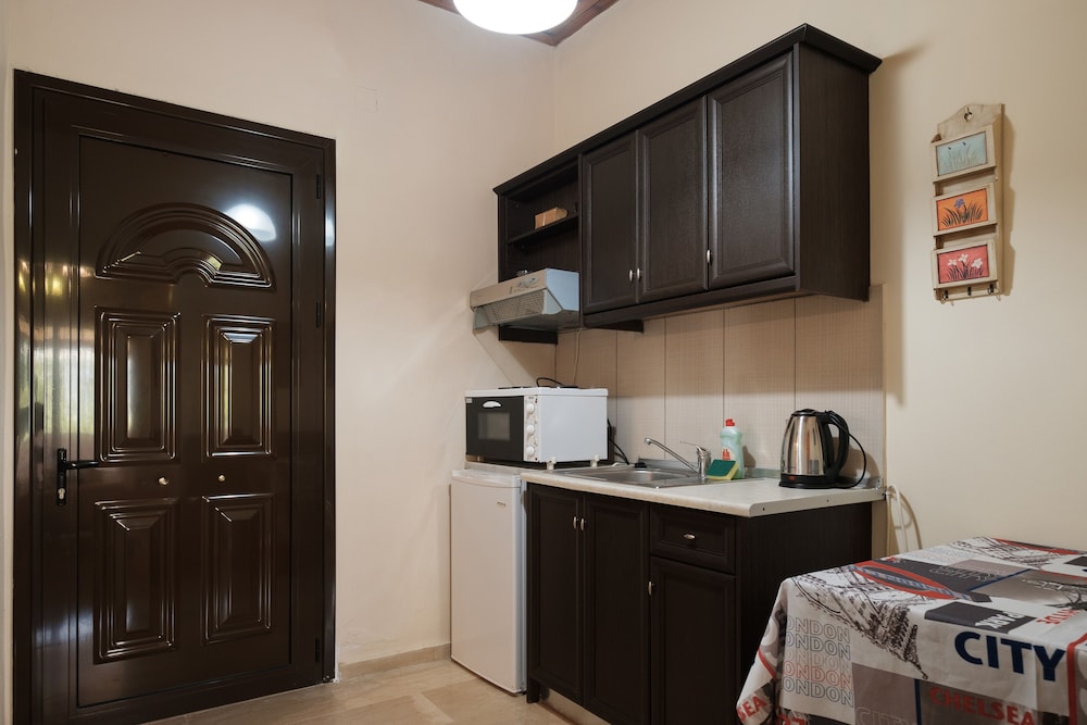 Erifili Apartments photo3