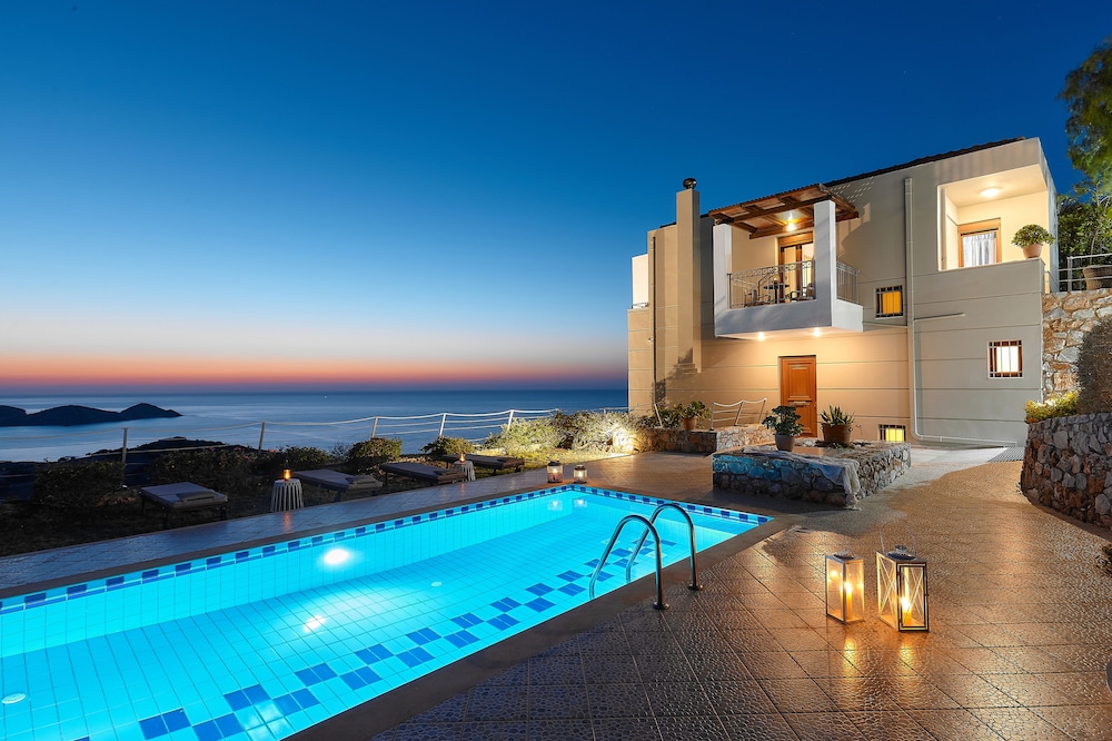 Okeanides Villas 33/50
