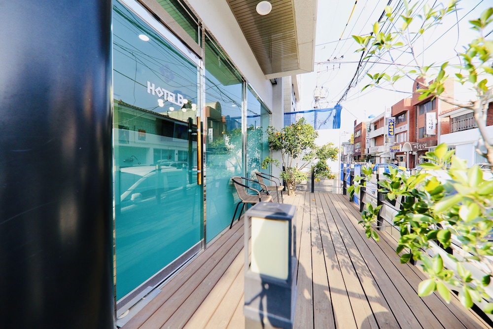 Gallery Hotel Be 3/50