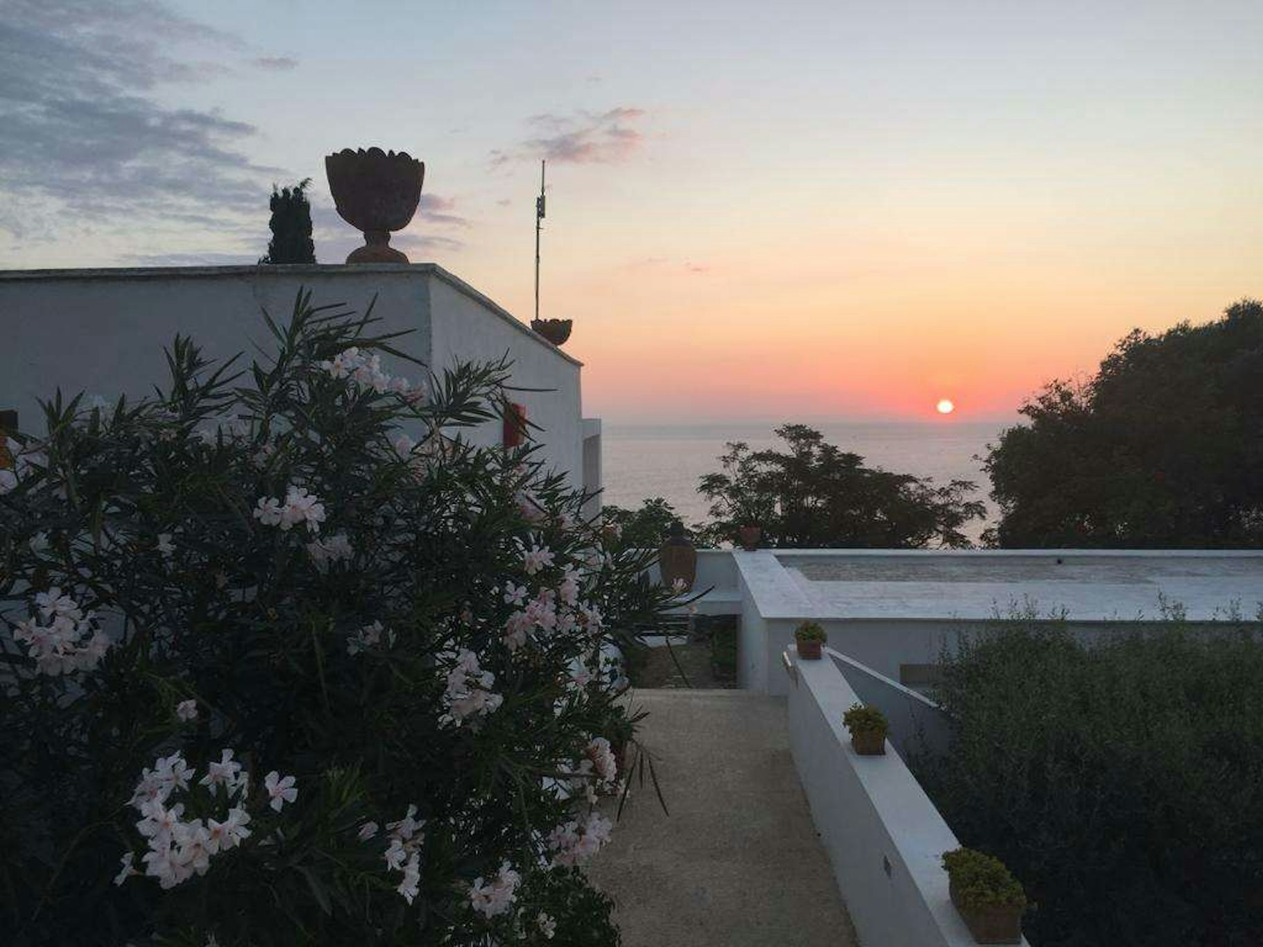 HOTEL PICCOLO MONDO 63/75