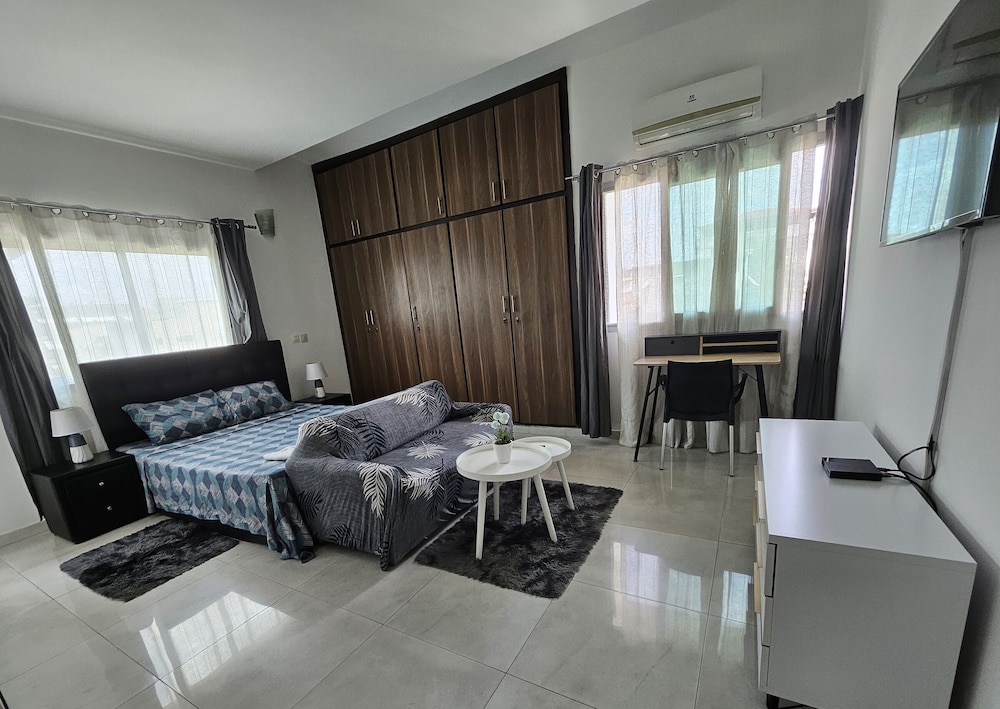 VMD AppartHotel 4/25