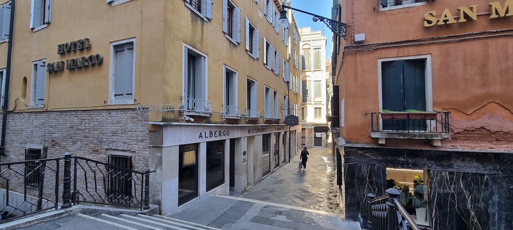Albergo San Marco 51/54